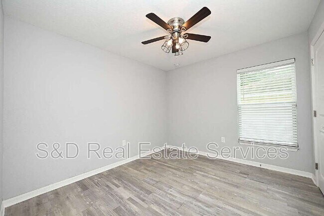 Building Photo - 5662 Tower Palms Ln