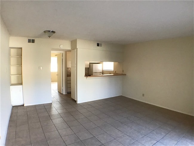 Primary Photo - 2610 Salado St