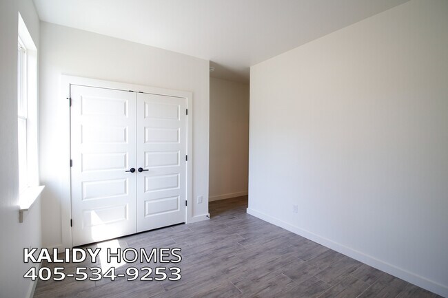 Building Photo - 2141 Kalidy Dr
