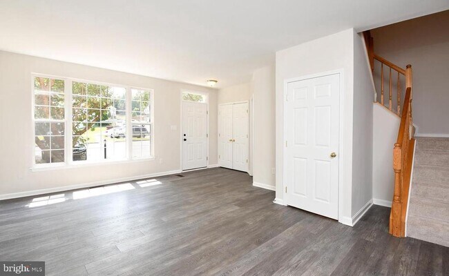 Building Photo - 3802 Koval Ln