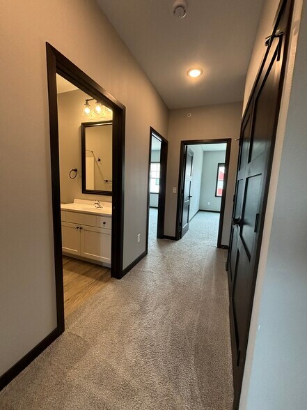 Building Photo - 3064 Bluestem Trl