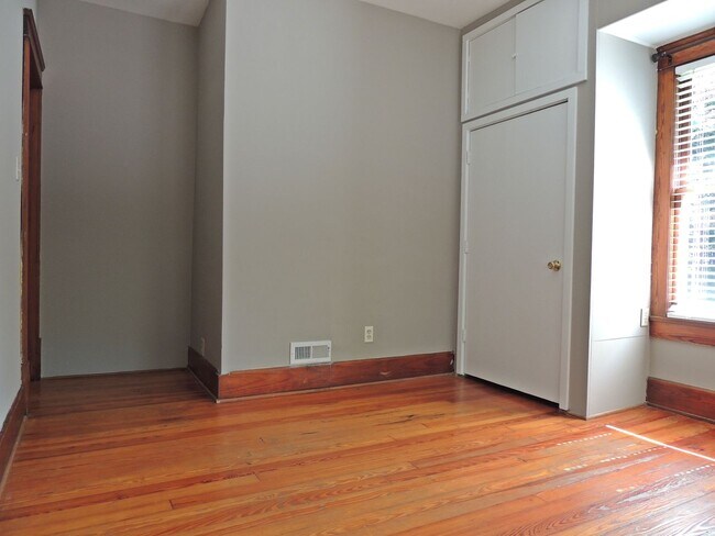 Building Photo - 1712 Old Niles Ferry Rd