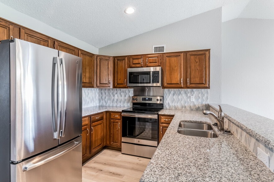 Building Photo - 4008 Shackelford Dr