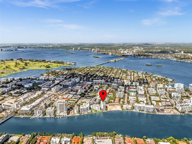 Building Photo - 9901 E Bay Harbor Dr