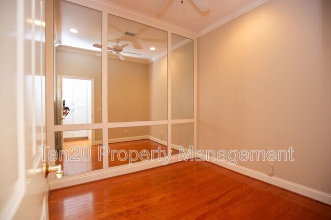 Building Photo - 4701-12 Turnberry Ln