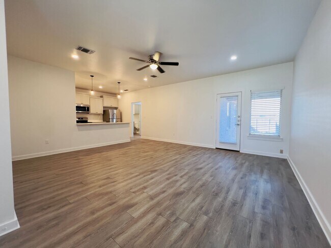 Building Photo - PRE-LEASING FOR JULY! Spacious 3-Bedroom Townhouse Near Texas Tech