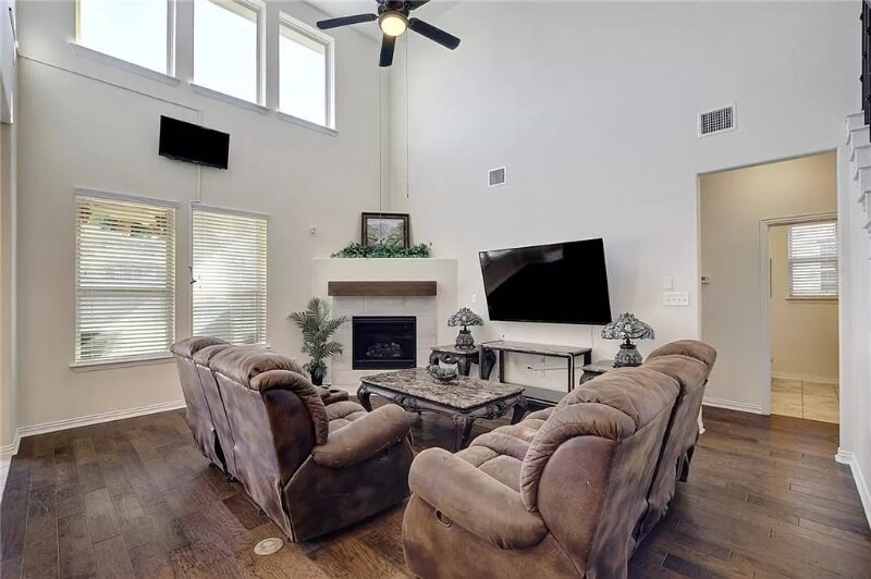 Building Photo - 694 Oyster Creek