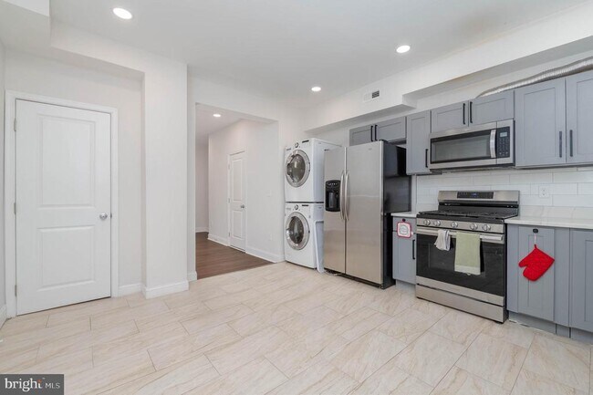 Building Photo - 508 N Linwood Ave