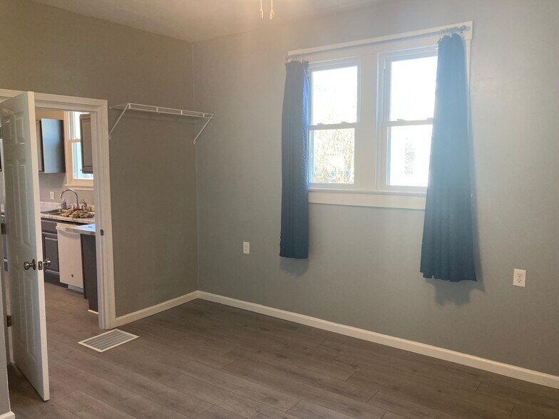 Building Photo - 8 N Indiana Ave