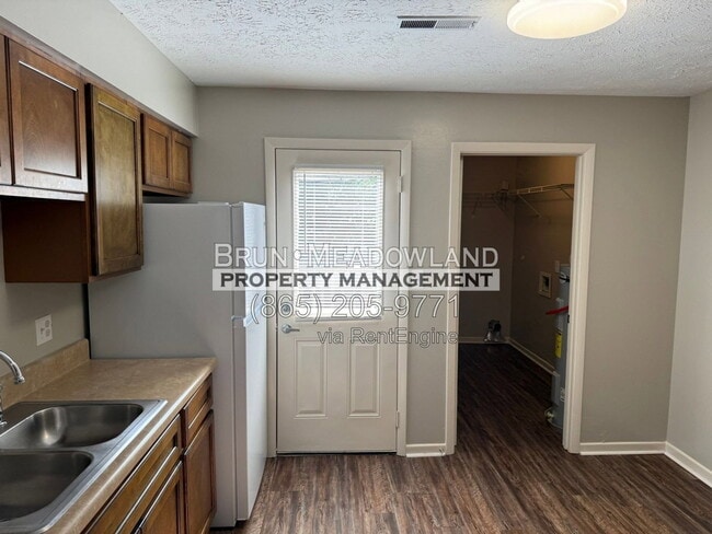 Building Photo - 8721 Gleason Dr