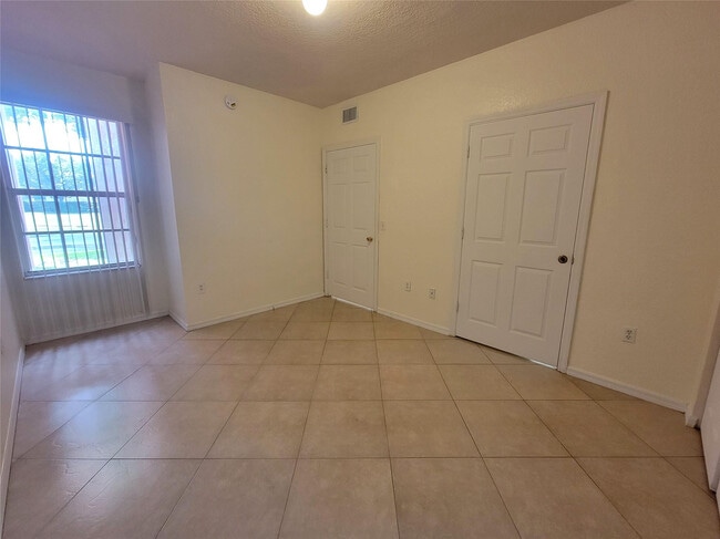 Building Photo - 2109 Belmont Ln