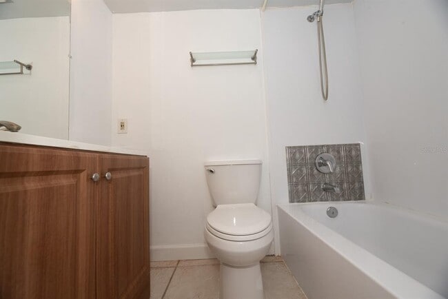 Building Photo - 4878 W Gandy Blvd