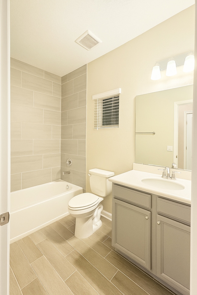 Building Photo - 1640 Enclave Rd