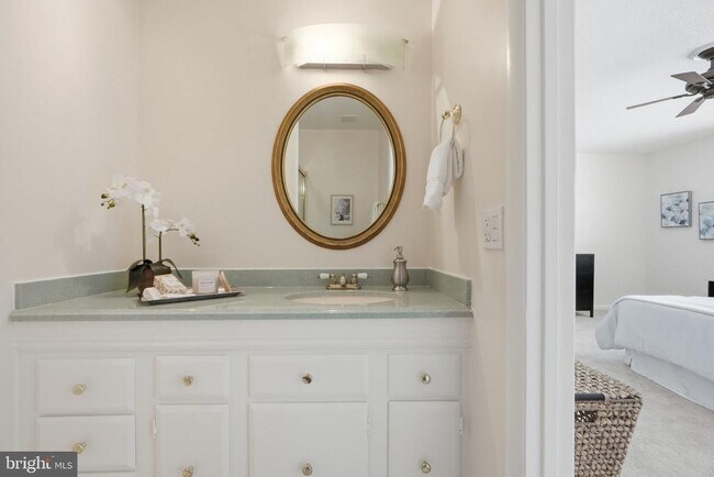 Building Photo - 3233 S Leisure World Blvd