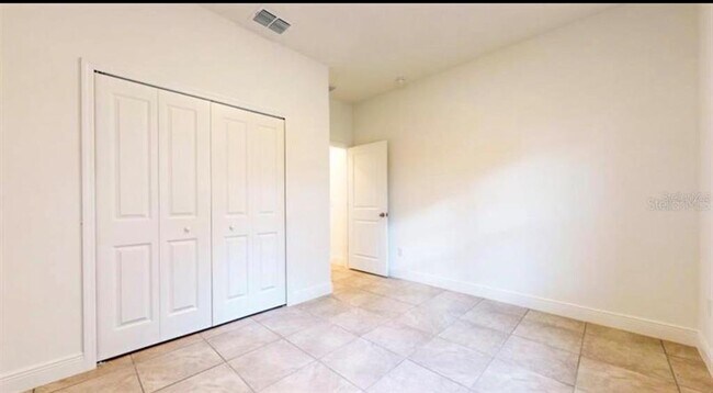 Building Photo - 2601 SW 175 Loop