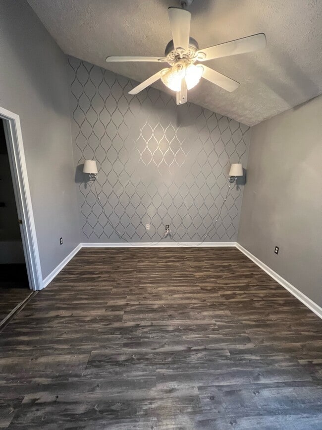 Building Photo - 644 Beaverview Dr