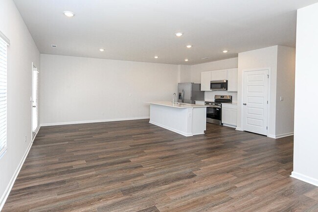 Building Photo - 103 Betty Garrett Dr