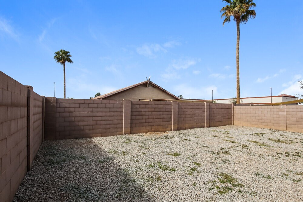 Building Photo - 3822 N 105th Ln