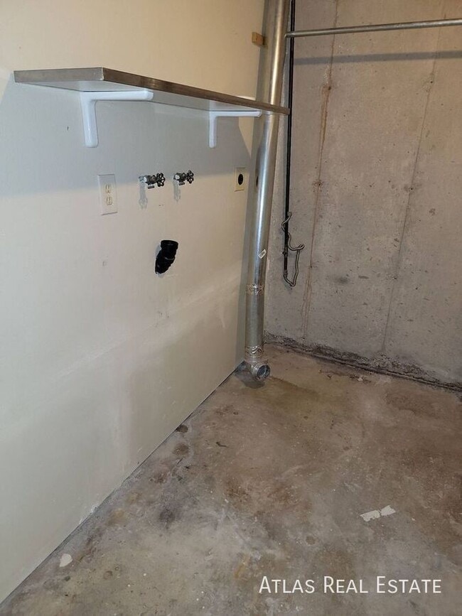 Building Photo - 408 Columbia Rd