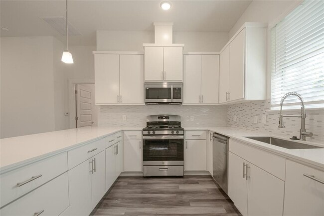 Building Photo - 6325 Ponca St