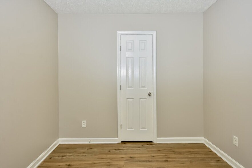 Building Photo - 535 Wildwood Dr