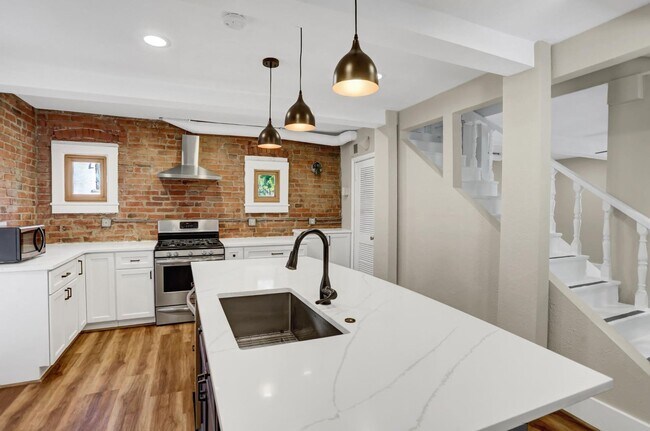 Building Photo - 63 Acoma St