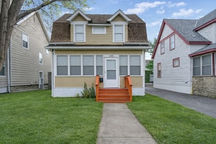 Building Photo - 1498 Selby Ave