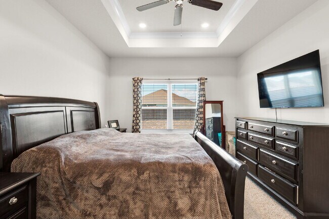 Building Photo - "Charming 4-Bed Oasis with Granite Touches in Gulf Breeze – Solar Panels !"