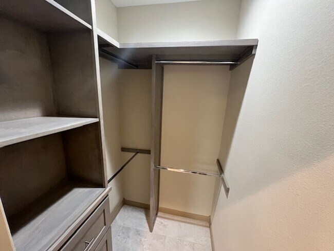 Building Photo - THE DORADO CONDOMINIUMS
