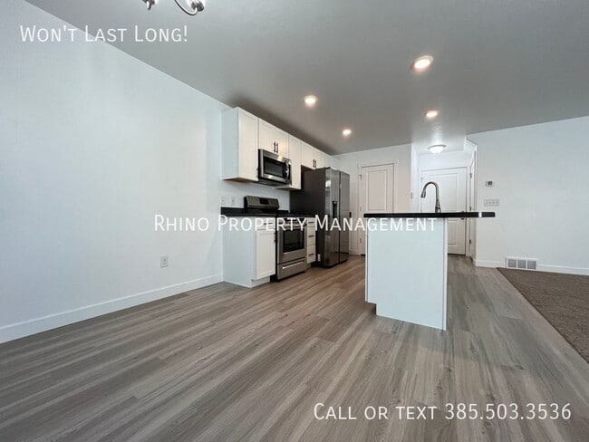 Building Photo - 5127 W Duet Dr