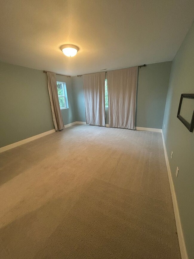 Building Photo - Spacious 4 Bed / 3.5 Bath Home in Easton C...