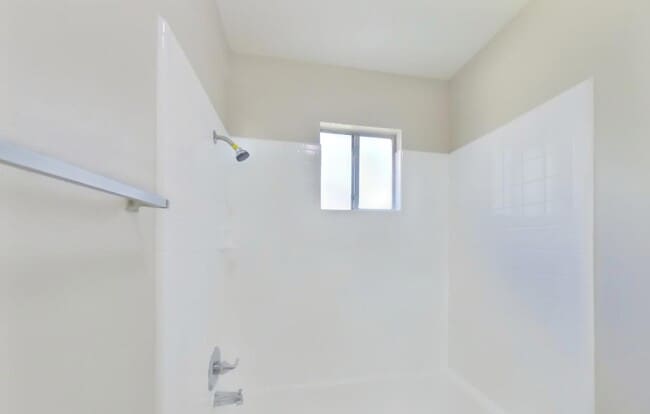 Building Photo - Chic & Comfortable 3-Bedroom Property Ready to Move In