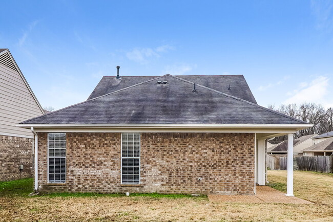 Building Photo - 10218 Cottage Oaks Cove