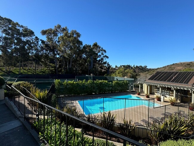 Building Photo - 1BR/1BA CONDO with GARAGE and PARKING in SAN DIEGO available NOW!