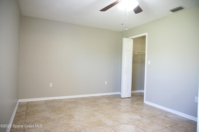 Building Photo - 1758 Tradewinds Ave SE