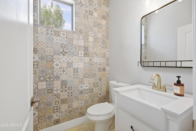 Building Photo - 4248 S Mariposa Dr