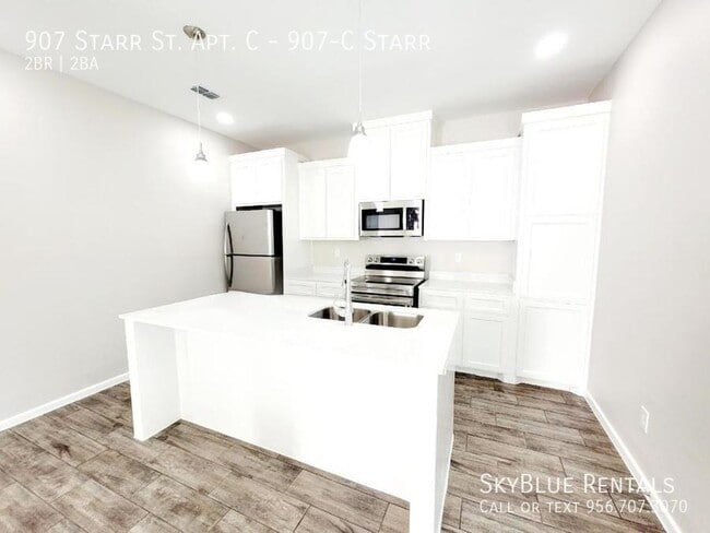 Building Photo - 907 Starr St
