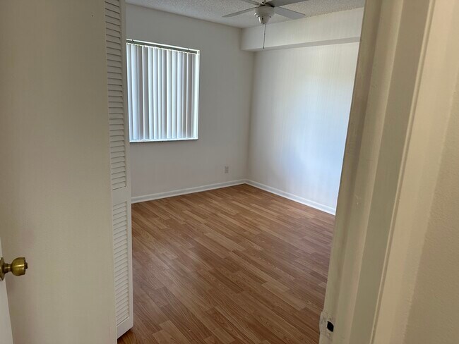 Building Photo - 142 Palm Dr