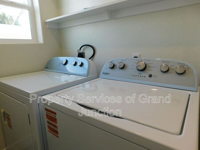 Building Photo - 525 Orchard Ave