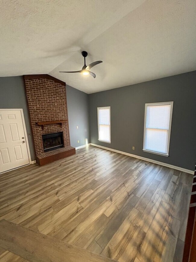 Building Photo - 504 Offing Dr