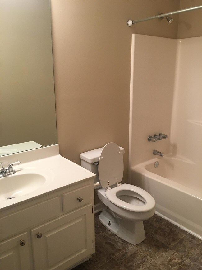 Building Photo - 403 9th Ave