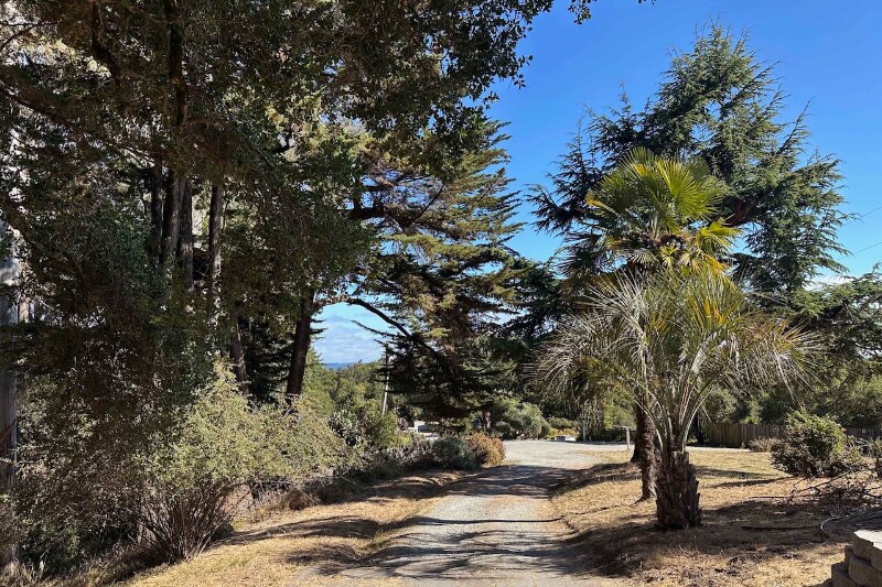 Building Photo - 48 Valley View Rd