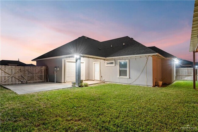 Building Photo - 14 Fitzgerald St