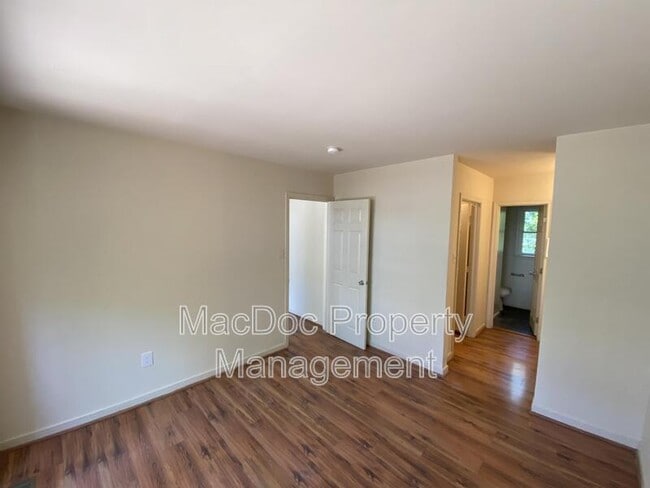 Building Photo - 507 Montgomery Dr