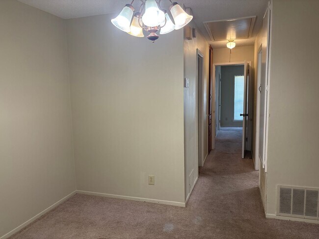 Building Photo - 5768 Worchester Ct