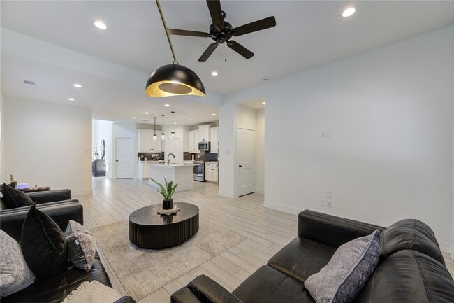 Building Photo - 10636 Wild Chives