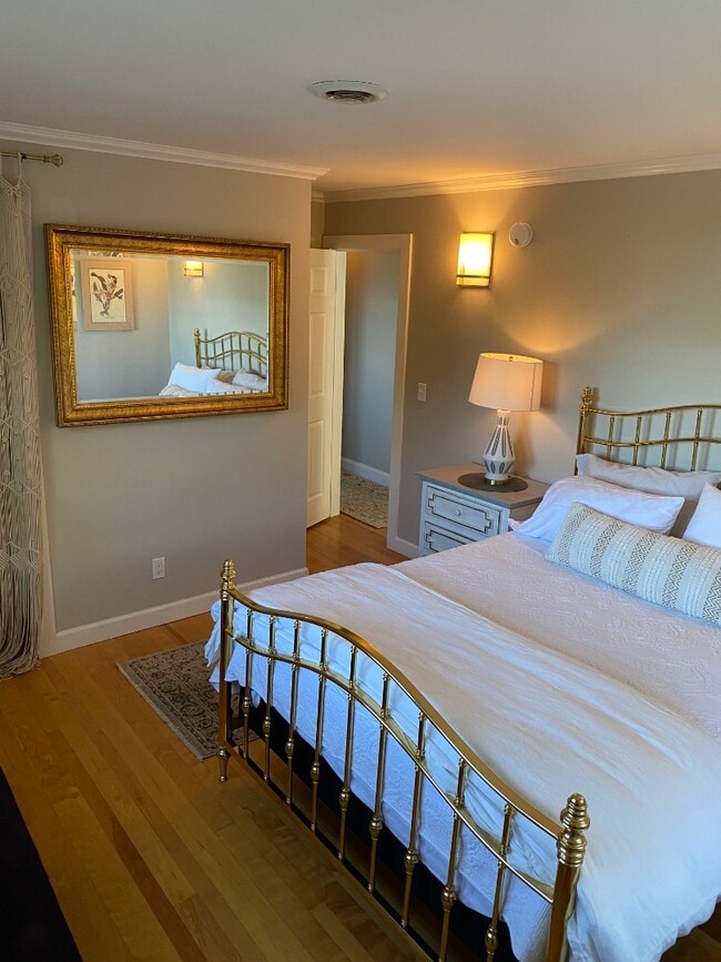 Building Photo - 67 Suncrest Terrace