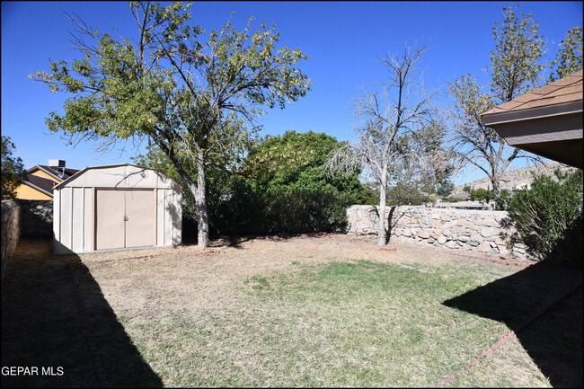 Building Photo - 813 Knorr Pl