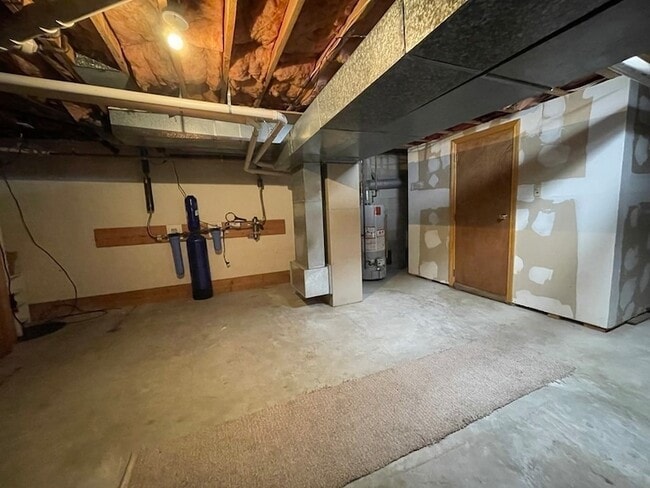 Building Photo - 24 Camelot Ct