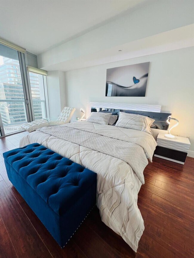 Building Photo - 495 Brickell Ave